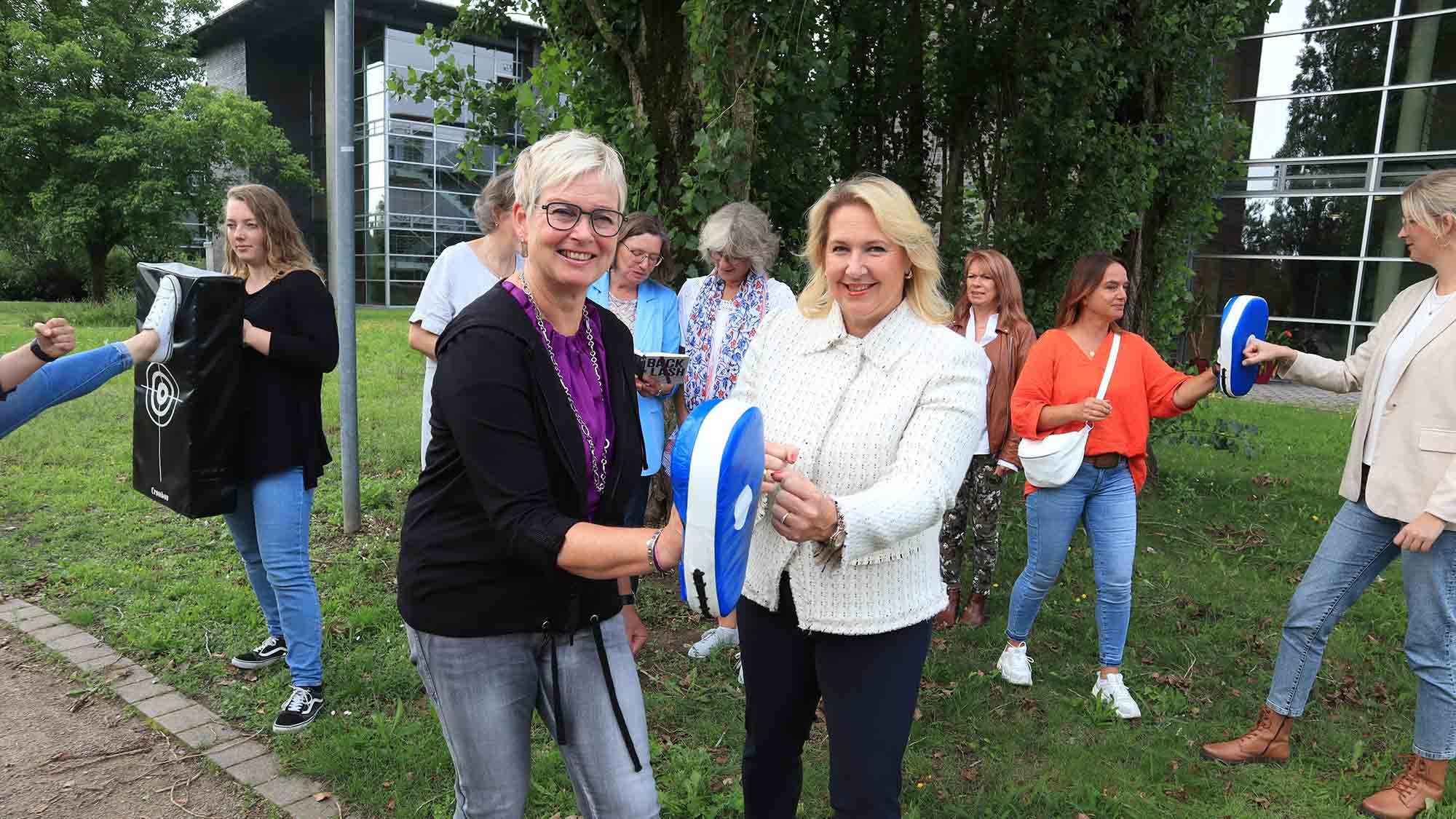 Gütersloh: Selbstbehauptung und Selbstverteidigung für Frauen, Wendo Kurse für #Frauen in #Präsenz und #online