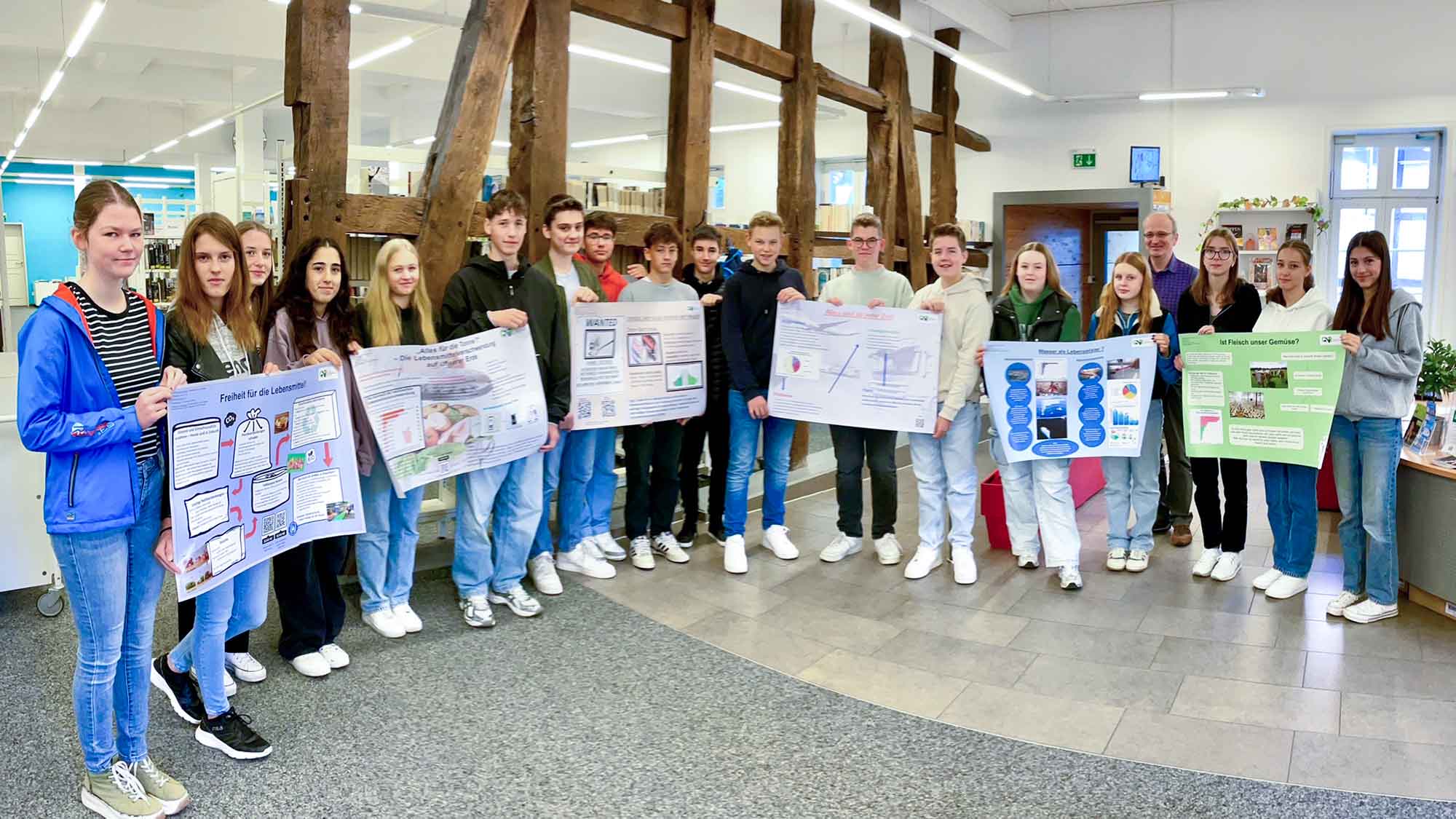 Rietberg: klimafreundliche und gesunde Ernährung, Plakatausstellung des Gymnasiums in der Stadtbibliothek Rietberg: klimafreundliche und gesunde Ernährung, Plakatausstellung des Gymnasiums in der Stadtbibliothek