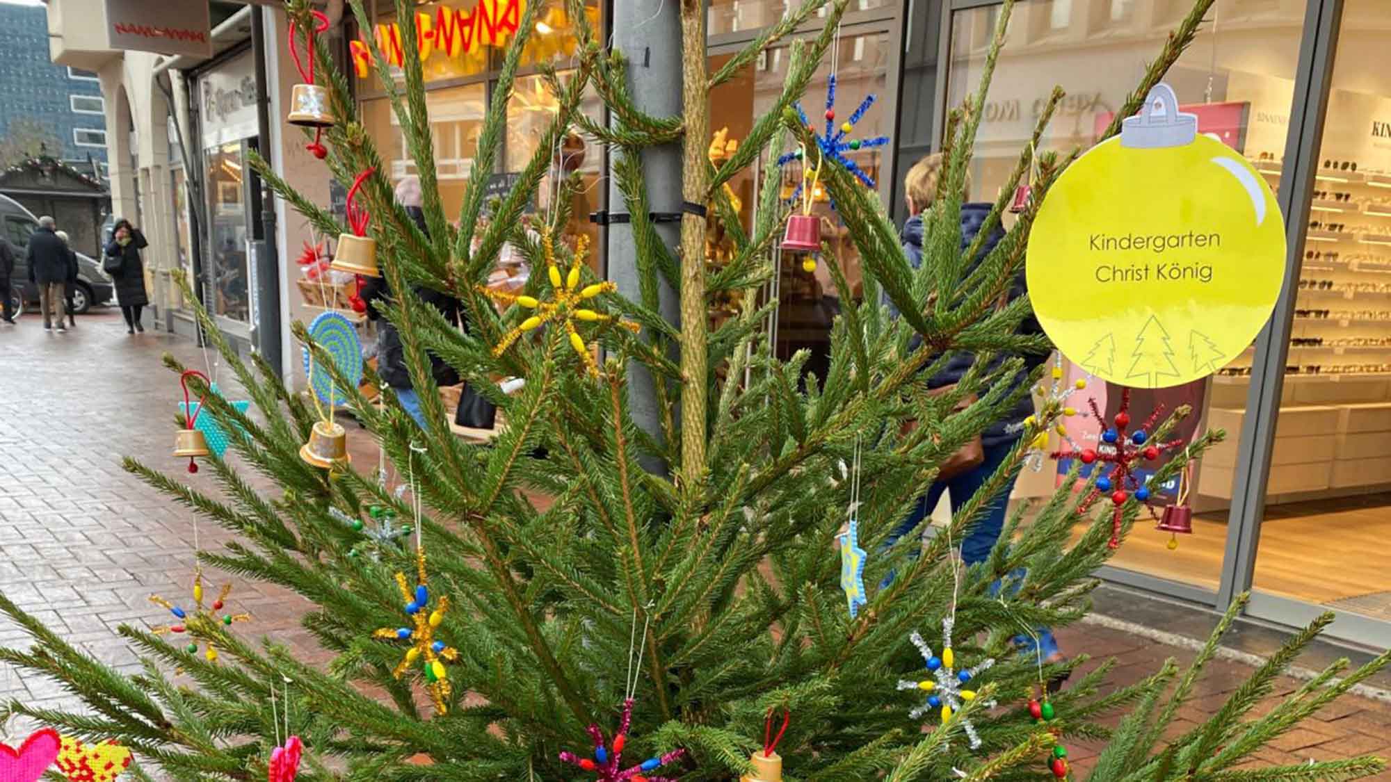 Gütersloh: »Bastelbäume« für Kindergartenkinder und Schulkinder in der Innenstadt