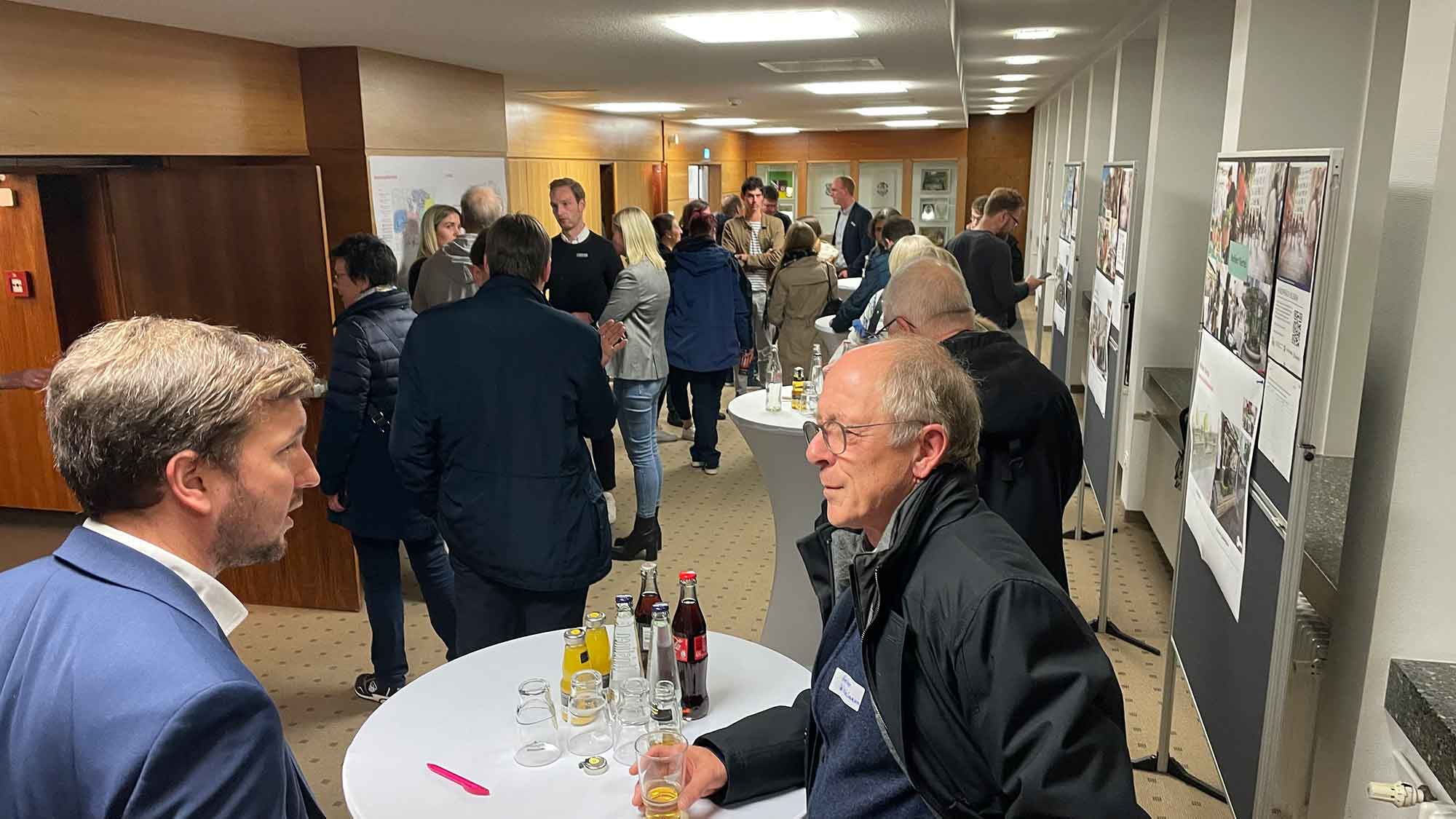 »Zukunftsdialog« des Gütersloher Zentrenmanagements: Vom »Anstoßprozess« geht es jetzt in die »Umsetzung« »Zukunftsdialog« des Gütersloher Zentrenmanagements: Vom »Anstoßprozess« geht es jetzt in die »Umsetzung«