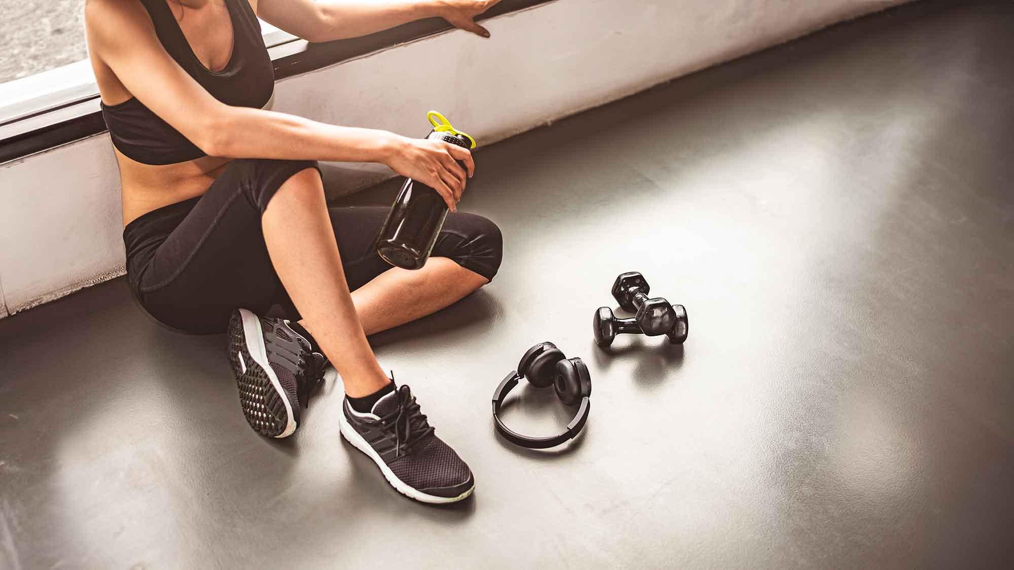 Sportlich durchstarten im neuen Jahr? Tipps der Verbraucherzentrale NRW rund um Fitnessstudio Verträge