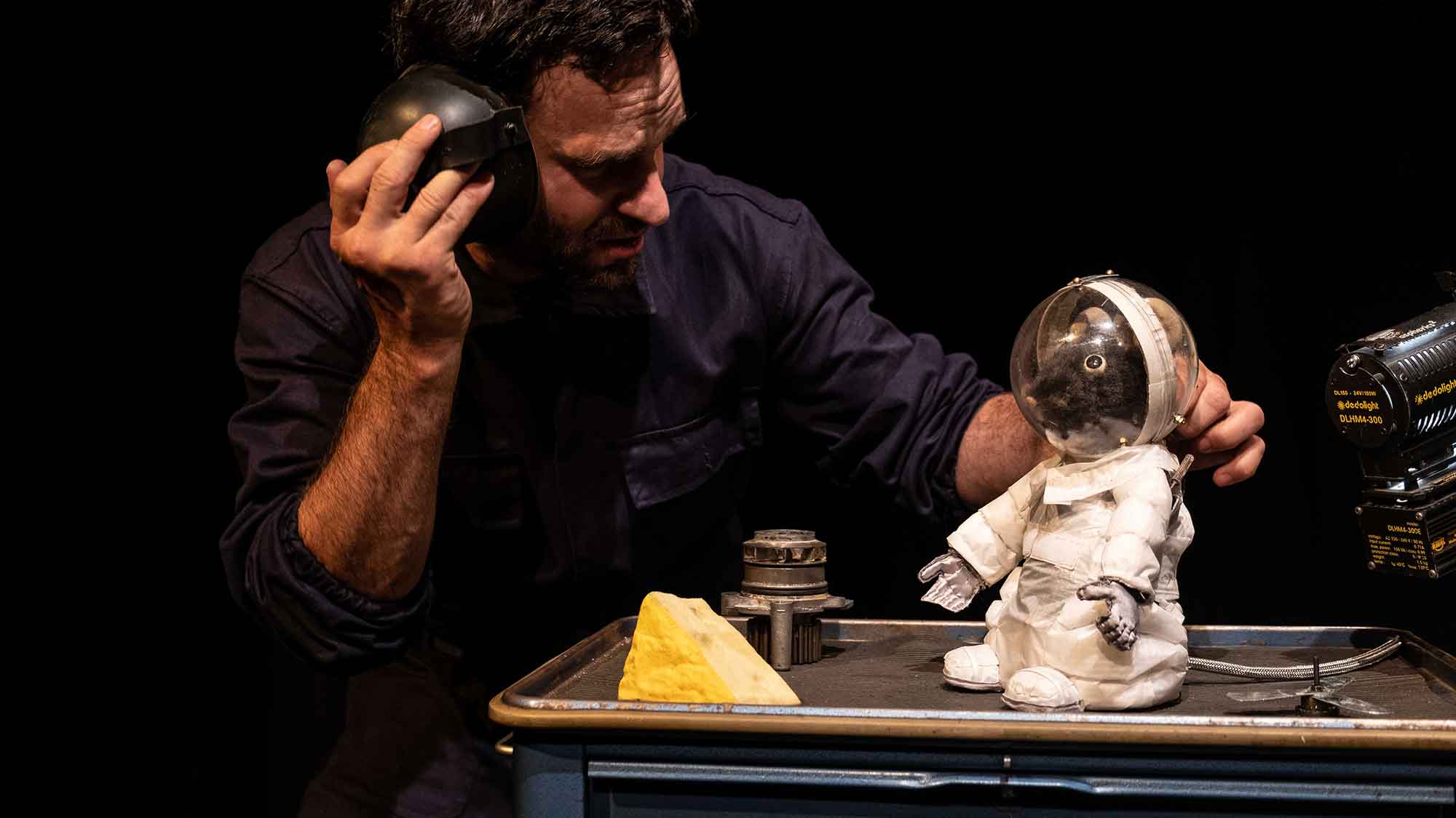 Armstrong – die abenteuerliche Reise einer Maus zum Mond, Kindertheater am 23. Januar 2024, Kulturbahnhof Hamm Armstrong – die abenteuerliche Reise einer Maus zum Mond, Kindertheater am 23. Januar 2024, Kulturbahnhof Hamm