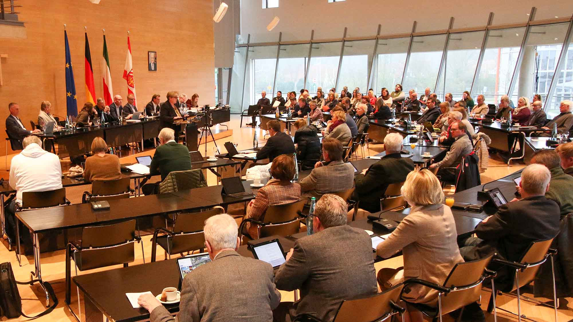 Haushaltsverabschiedung Kreis Gütersloh: 5,4 Millionen Euro weniger Kreisumlage Haushaltsverabschiedung Kreis Gütersloh: 5,4 Millionen Euro weniger Kreisumlage