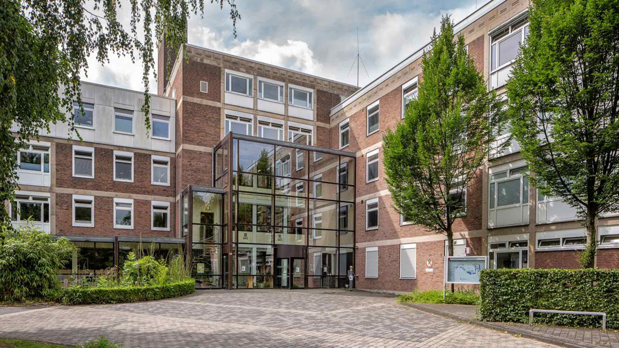 Jugendliche auf dem Weg zur Körperakzeptanz begleiten: LWL Universitätsklinik Hamm bietet Training für Eltern an Jugendliche auf dem Weg zur Körperakzeptanz begleiten: LWL Universitätsklinik Hamm bietet Training für Eltern an