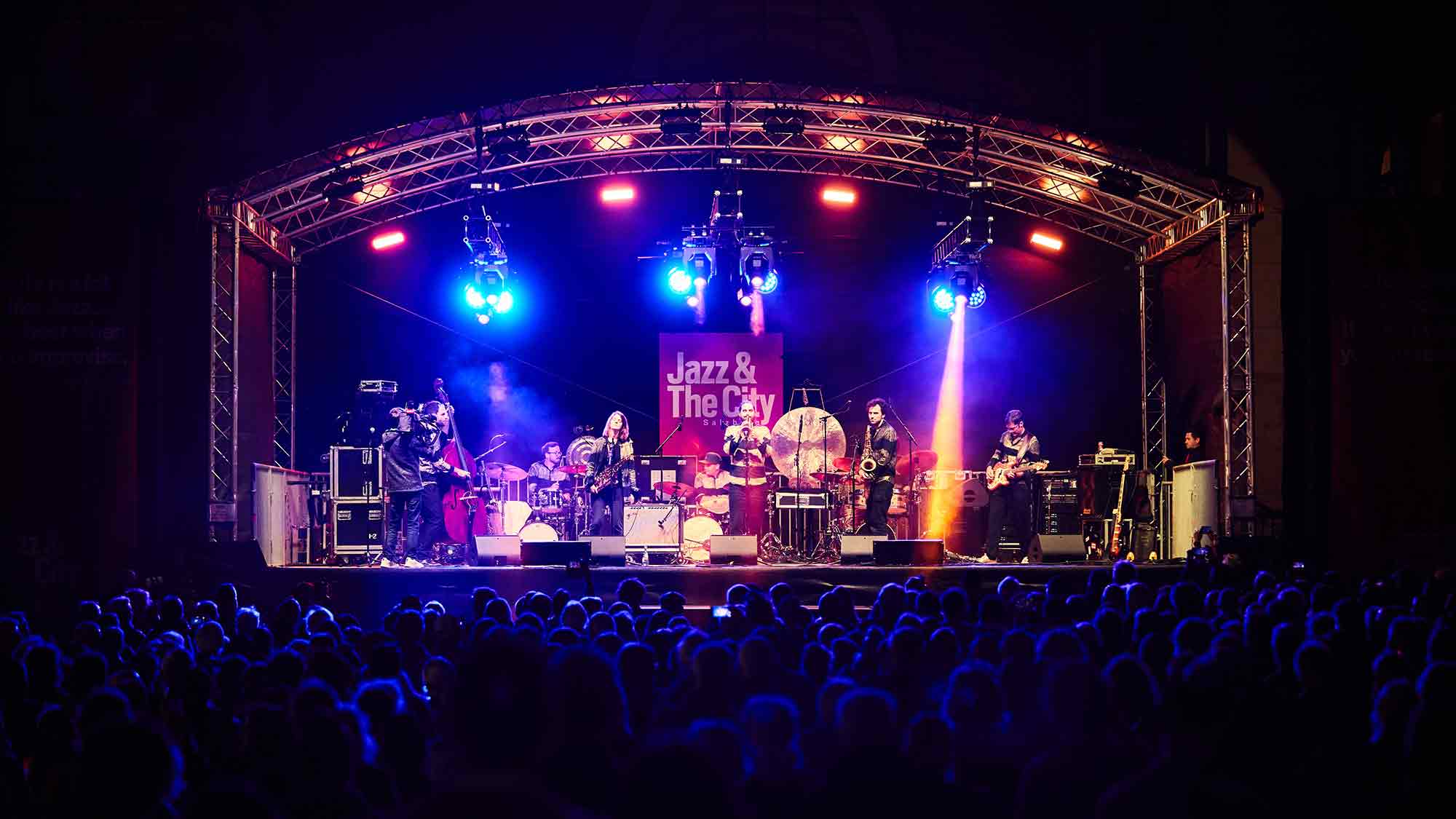 »Jazz & TheCity 2024«, Music unlimited vom 17. bis zum 20. Oktober 2024 beim Fest der Urbanität in Salzburg »Jazz & TheCity 2024«, Music unlimited vom 17. bis zum 20. Oktober 2024 beim Fest der Urbanität in Salzburg