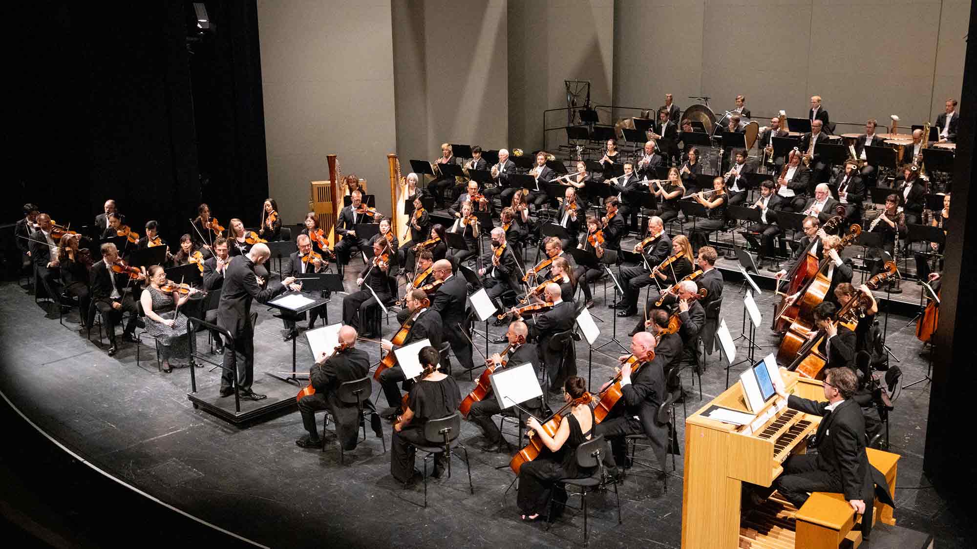 Nur noch wenige Restkarten für das Neujahrskonzert im Heinz Hilpert Theater Lünen am 3. Januar 2025 Nur noch wenige Restkarten für das Neujahrskonzert im Heinz Hilpert Theater Lünen am 3. Januar 2025