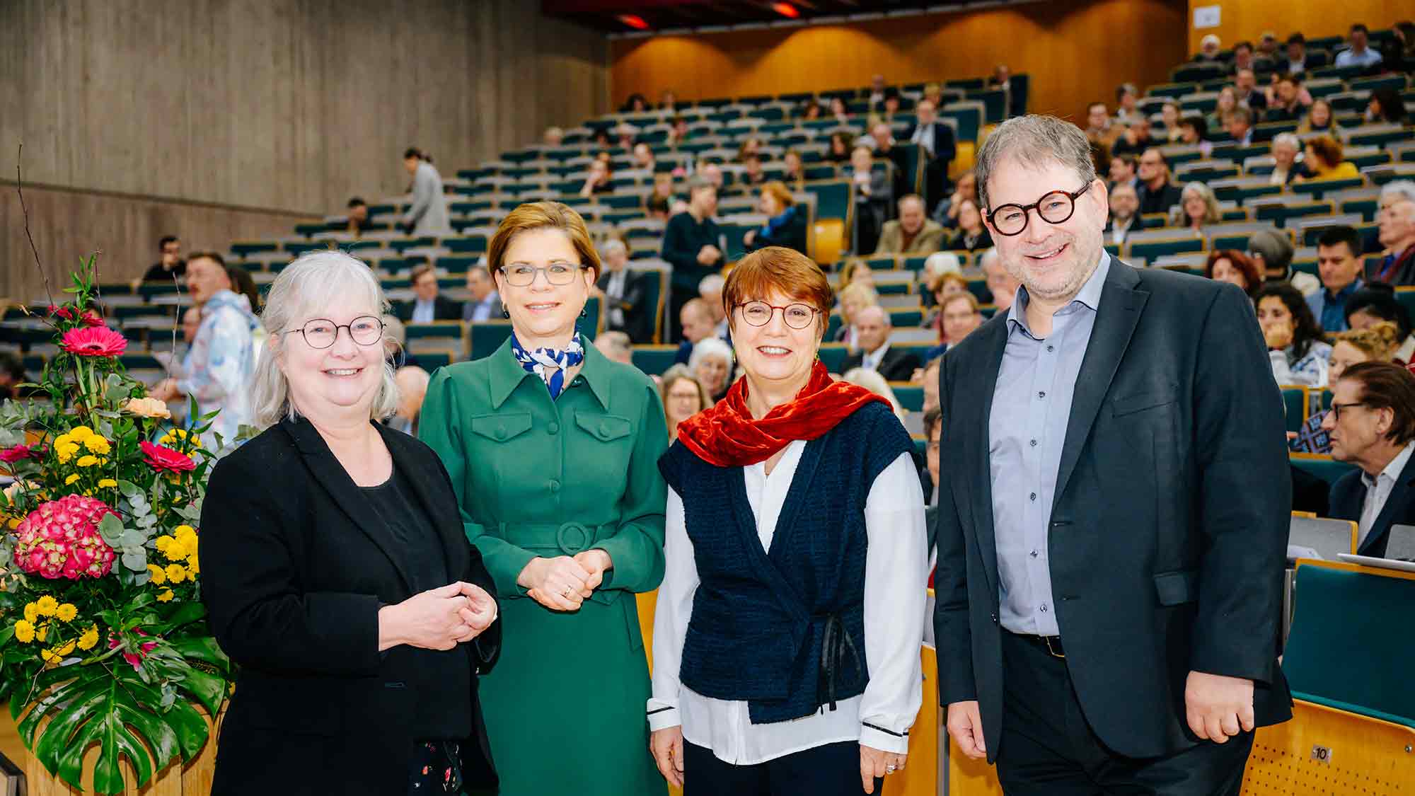 Wissenschaft im Zeichen der Digitalisierung – Universität Paderborn feiert traditionellen Neujahrsempfang mit 400 Gästen Wissenschaft im Zeichen der Digitalisierung – Universität Paderborn feiert traditionellen Neujahrsempfang mit 400 Gästen