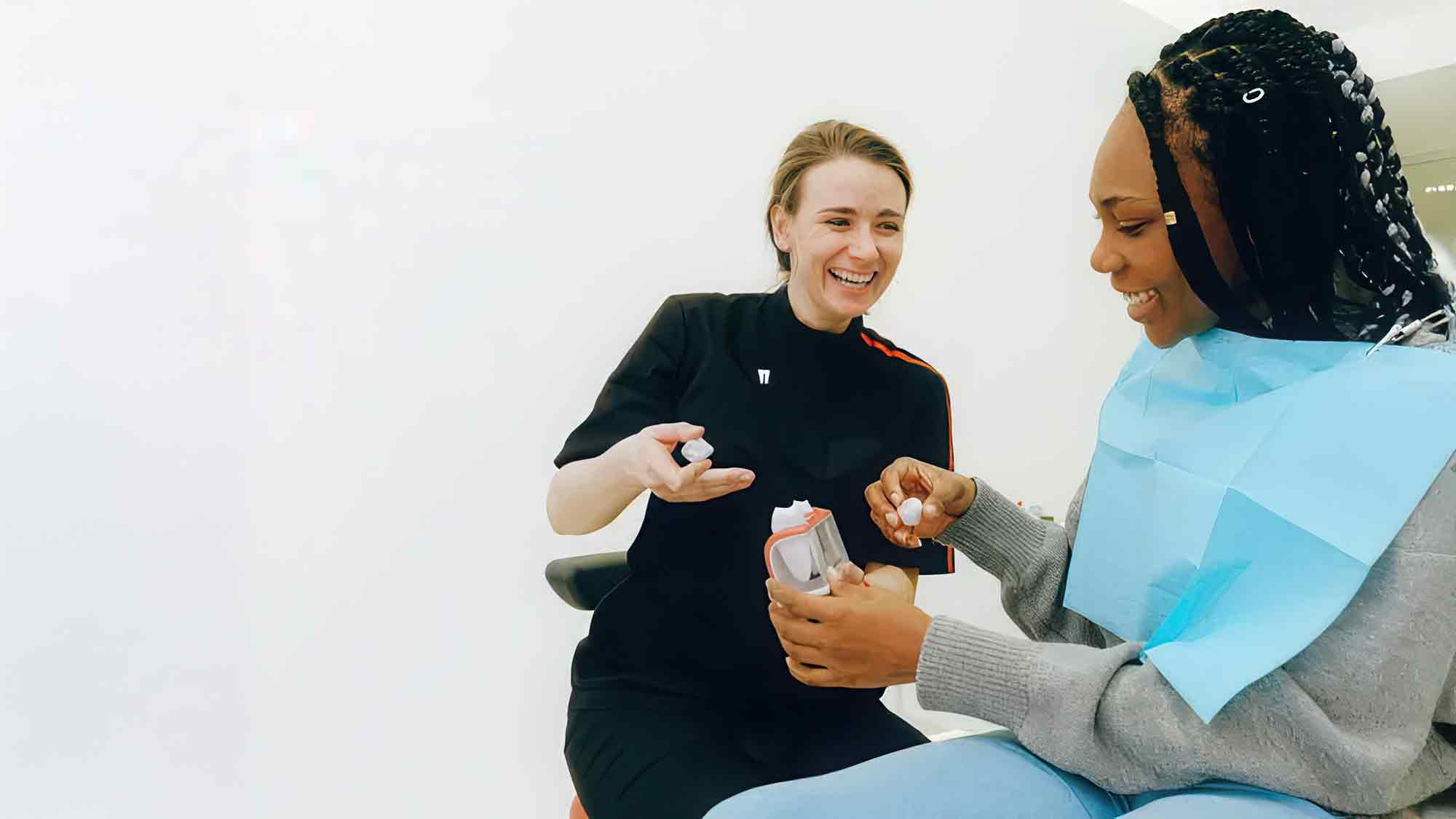 Implantat Pflege und Nachsorge: So hält das neue Implantat viele Jahrzehnte Implantat Pflege und Nachsorge: So hält das neue Implantat viele Jahrzehnte