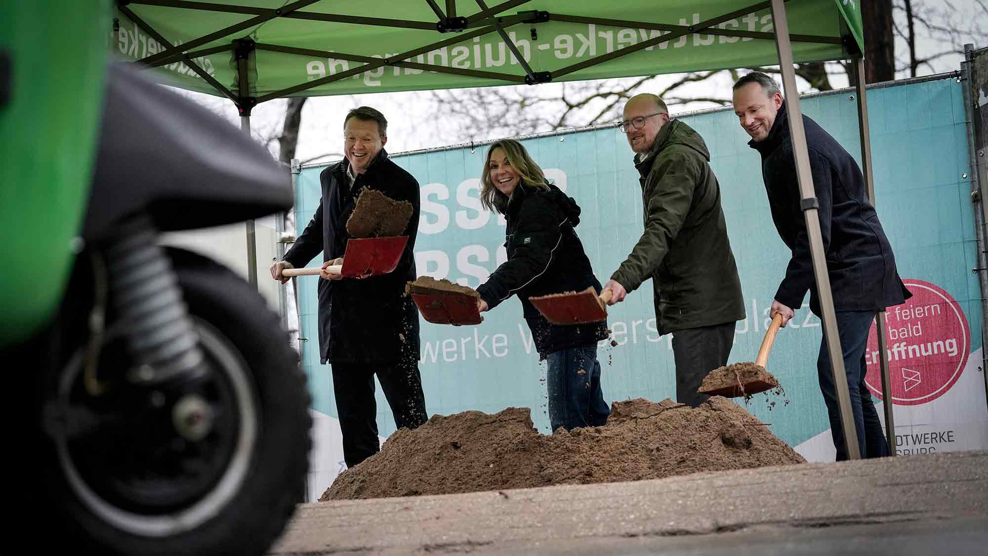 Spatenstich für neuen Stadtwerke Wasserspielplatz im Zoo Duisburg Spatenstich für neuen Stadtwerke Wasserspielplatz im Zoo Duisburg