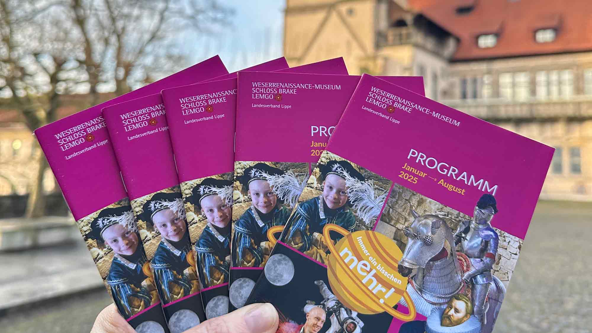Der Frühling kann kommen: Weserrenaissance Museum Schloss Brake präsentiert sein neues und prallgefülltes Programmheft