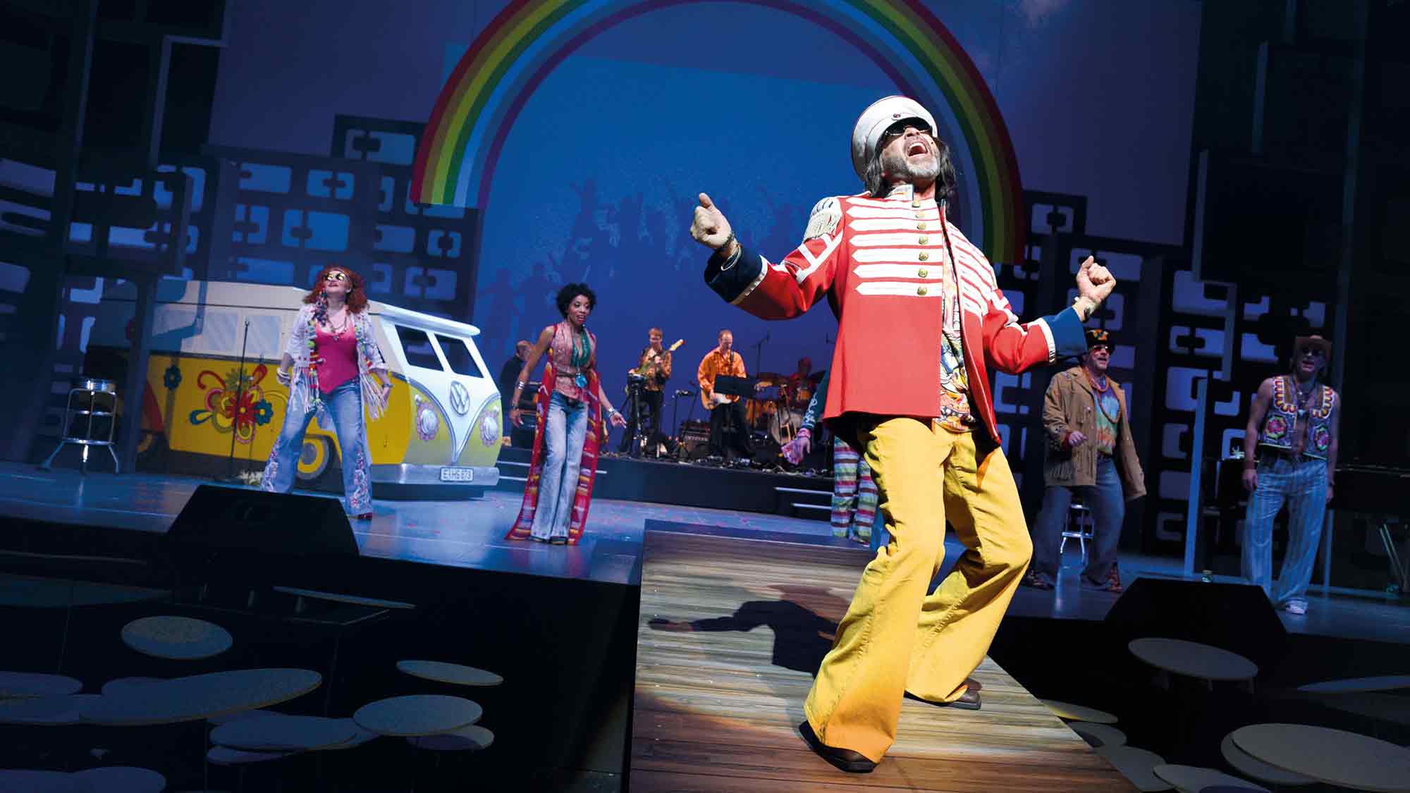 Theater und Philharmonie Essen: Mit »Yesterdate« geht es am Aalto Musiktheater wieder zurück in die 60er Theater und Philharmonie Essen: Mit »Yesterdate« geht es am Aalto Musiktheater wieder zurück in die 60er