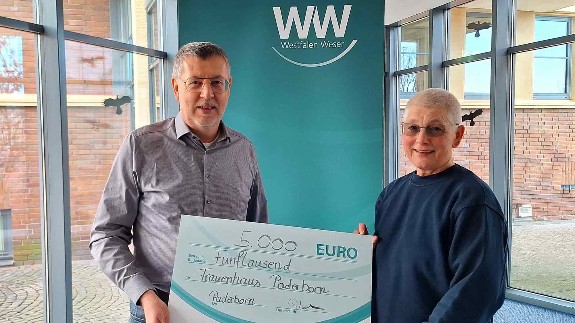 Westfalen Weser Netz unterstützt Frauenhaus Paderborn mit 5.000 Euro Westfalen Weser Netz unterstützt Frauenhaus Paderborn mit 5.000 Euro