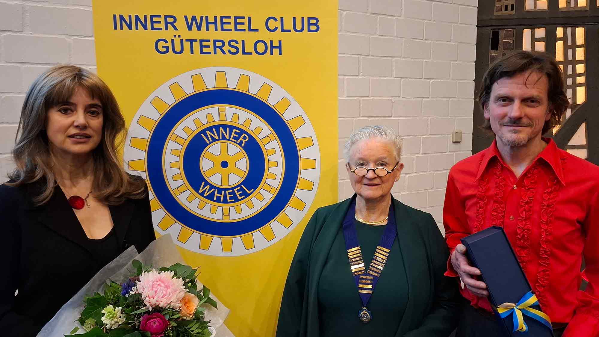 Knef Hommage: &raquo;Ich glaub, ’ne Dame werd’ ich nie&laquo; – Inner Wheel lud zur Benefizveranstaltung &raquo;Literaturtheater&laquo;