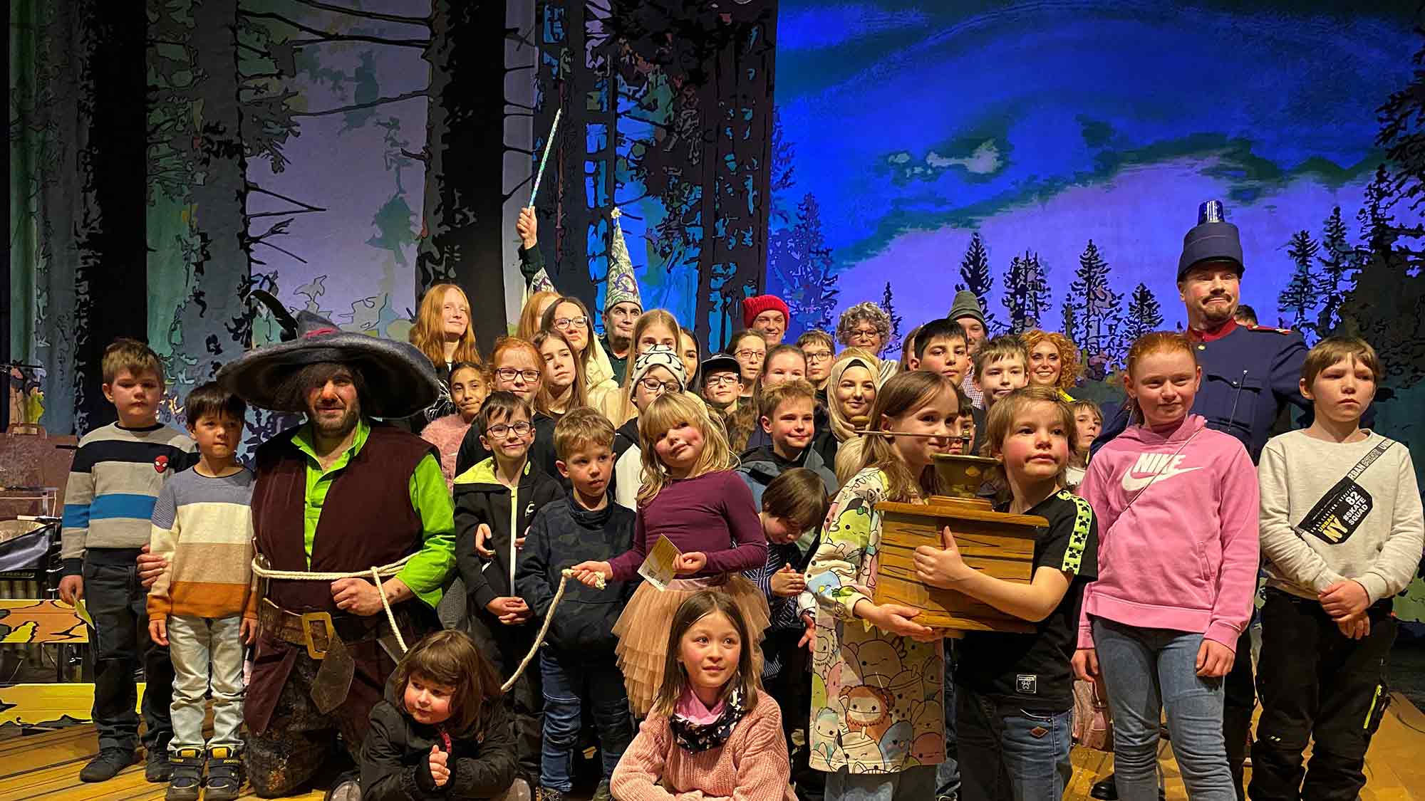 Deutsches Nationaltheater und Staatskapelle Weimar: DNT Freundeskreis sponserte Theaterkarten für Kinder Deutsches Nationaltheater und Staatskapelle Weimar: DNT Freundeskreis sponserte Theaterkarten für Kinder