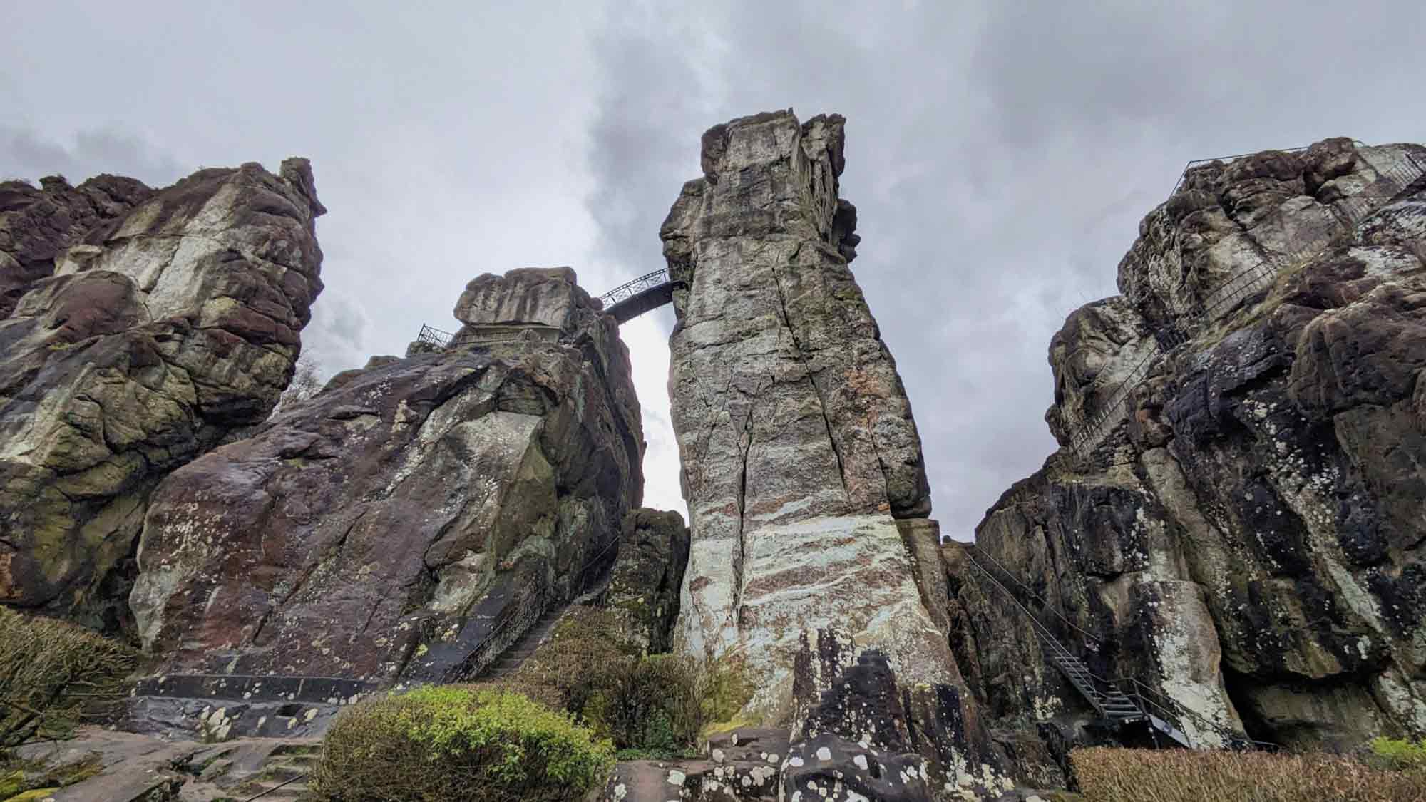 Kraftvolle Energie an den Externsteinen tanken, eine Wintermeditationsreise am Sonntag, 16. Februar 2025, um 11.15 Uhr Kraftvolle Energie an den Externsteinen tanken, eine Wintermeditationsreise am Sonntag, 16. Februar 2025, um 11.15 Uhr