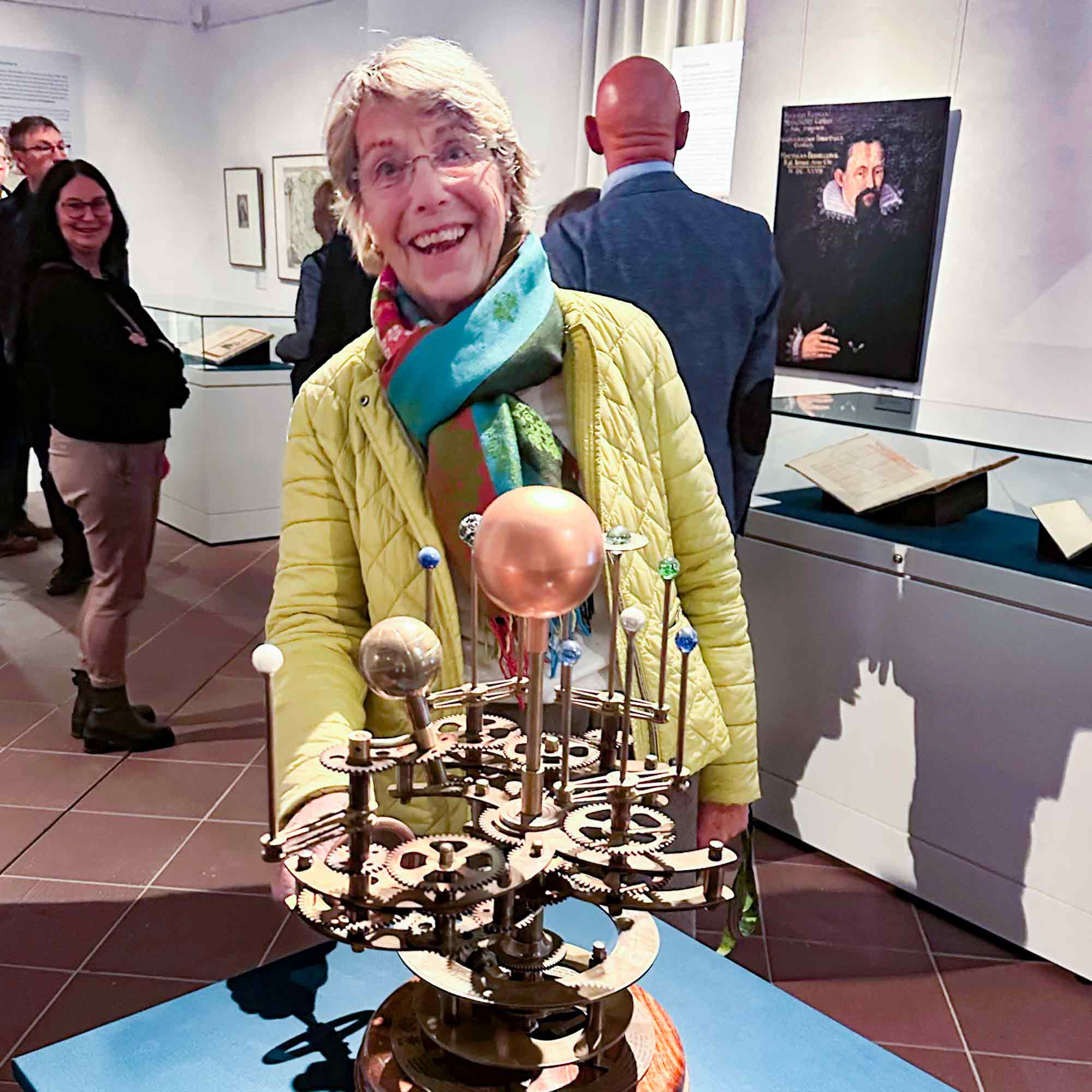 Öffentliche Erlebnisführung durch die aktuelle Sonderausstellung &raquo;Alles außer irdisch. Sternstunden der Astronomie&laquo; im Weserrenaissance Museum Schloss Brake, 16. Februar 2025